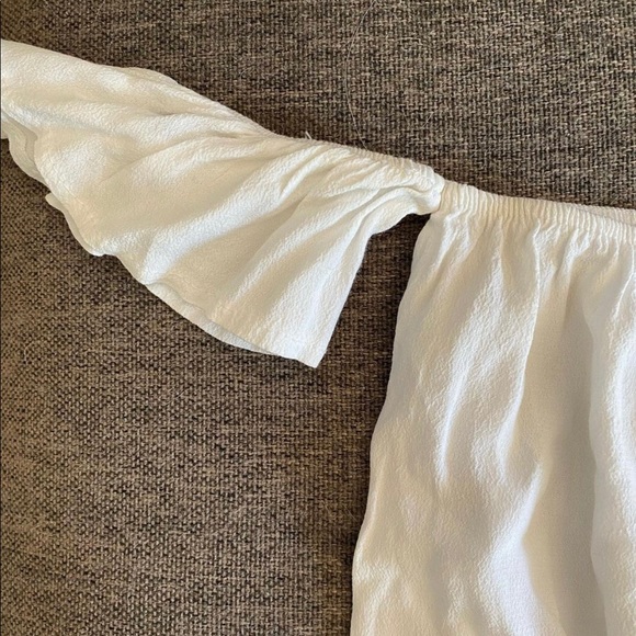 White Brandy Melville off the shoulder blouse - Picture 3 of 3